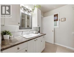 55 KERMAN Avenue UnitNo. 55 - 24