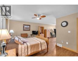 40 MURRAY Street E - 17