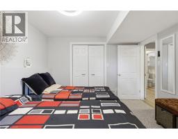 460 WELLINGTON Avenue S - 35