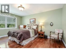 108 QUEENSWAY Drive - 23
