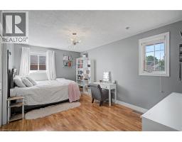 18 GOWINLOCK Court - 35