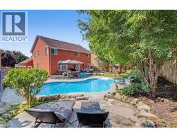 18 GOWINLOCK Court - 4