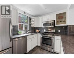 266 LONDON Street S - 14