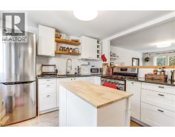 218 RICHARDSON Drive UnitNo. 26 - 8