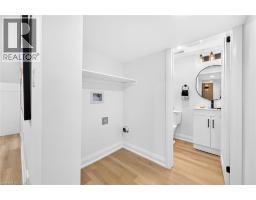 138 RENDELL Boulevard - 33