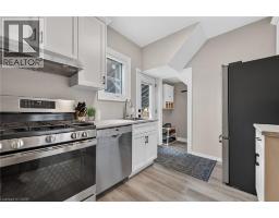 176 CROSS Street E - 10