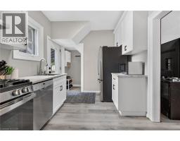 176 CROSS Street E - 11