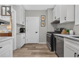 176 CROSS Street E - 14