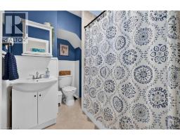 176 CROSS Street E - 24
