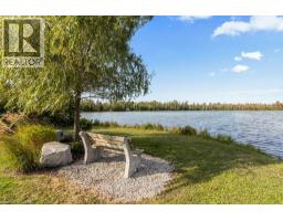107 LOUISE CREEK Crescent - 44