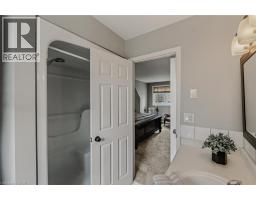 208 VICTORIA Street - 25