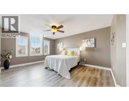18 SPENCER Crescent - 24