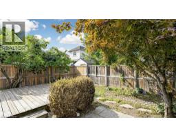 18 SPENCER Crescent - 50