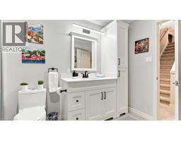 13 OAKDALE Boulevard - 32