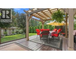 13 OAKDALE Boulevard - 35