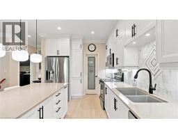 13 OAKDALE Boulevard - 8
