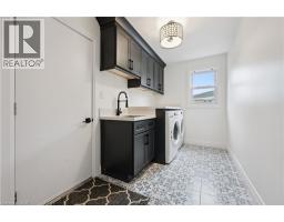 601 SANDRINGHAM Drive - 14