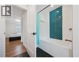 601 SANDRINGHAM Drive - 25