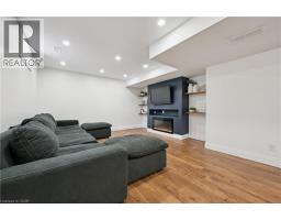 601 SANDRINGHAM Drive - 29