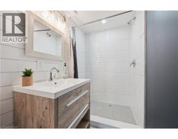 601 SANDRINGHAM Drive - 30