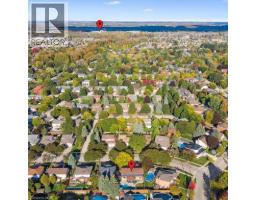 601 SANDRINGHAM Drive - 40