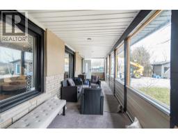 443 ELEVENTH Road E - 21