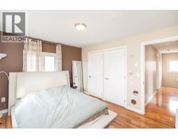 443 ELEVENTH Road E - 27