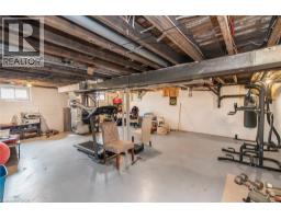 443 ELEVENTH Road E - 35