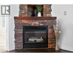 8 TALBOT Road - 21