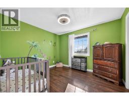 8 TALBOT Road - 32