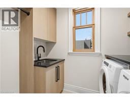 8946 CREDITVIEW Road - 41