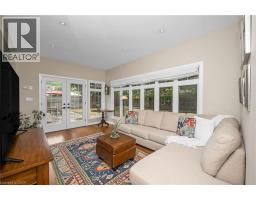 285 SURREY Drive - 16
