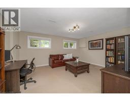 285 SURREY Drive - 19
