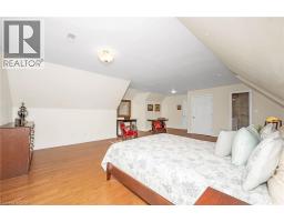 285 SURREY Drive - 35