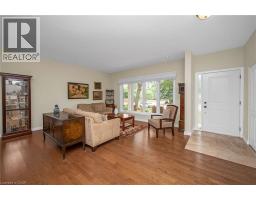 285 SURREY Drive - 6