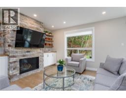 64 MARCY Crescent - 7