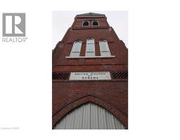 2048 ALBERT Street S - 3