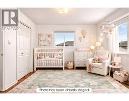 90 LYNNETTE Drive - 37