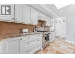 34 LORRAINE Crescent - 10