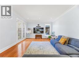 34 LORRAINE Crescent - 12