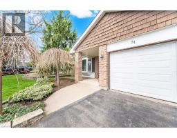 34 LORRAINE Crescent - 2