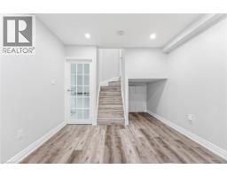 34 LORRAINE Crescent - 24