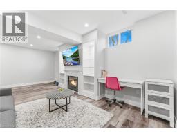 34 LORRAINE Crescent - 33
