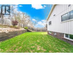 34 LORRAINE Crescent - 37