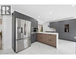 1194 QUEEN VICTORIA Avenue - 16