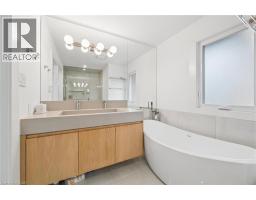 1194 QUEEN VICTORIA Avenue - 24