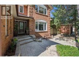 1194 QUEEN VICTORIA Avenue - 3