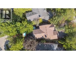 1194 QUEEN VICTORIA Avenue - 46