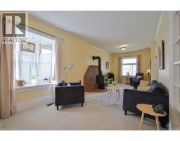 25 AHRENS Street W - 11