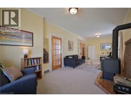25 AHRENS Street W - 13